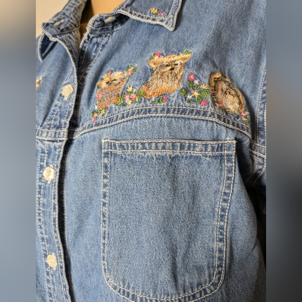 Puppy & Floral Embroidered Short Sleeve Jean Button Up Shirt Large